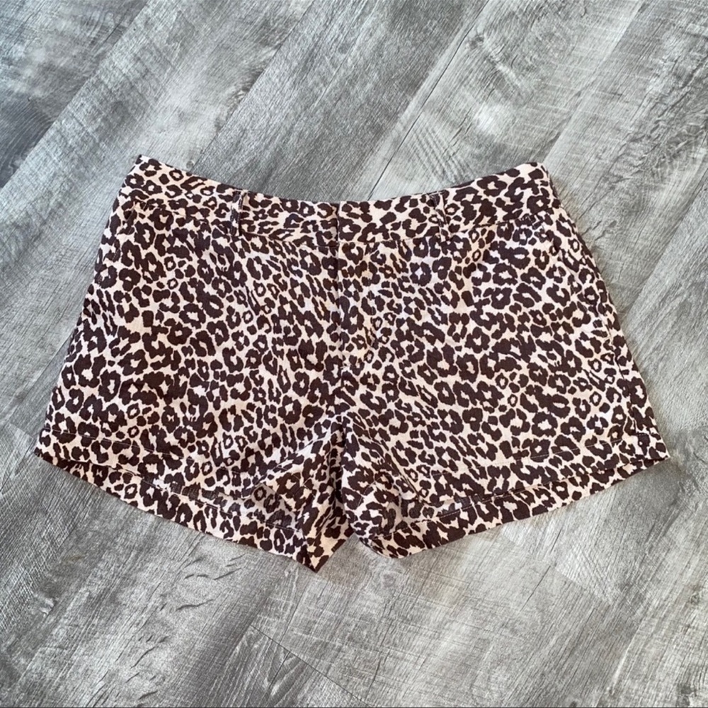Linen leopard shorts